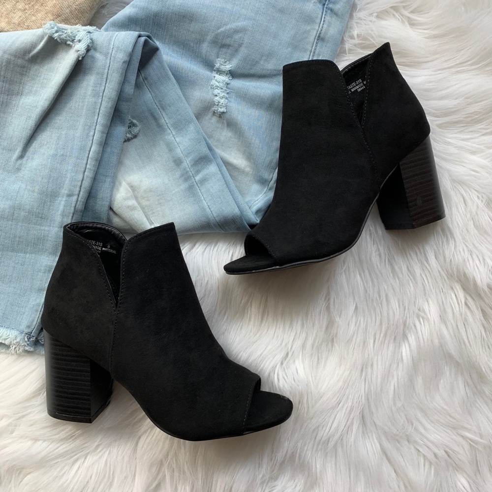 🆕 Aubrey - Black Ankle Booties - Picture 2 of 5